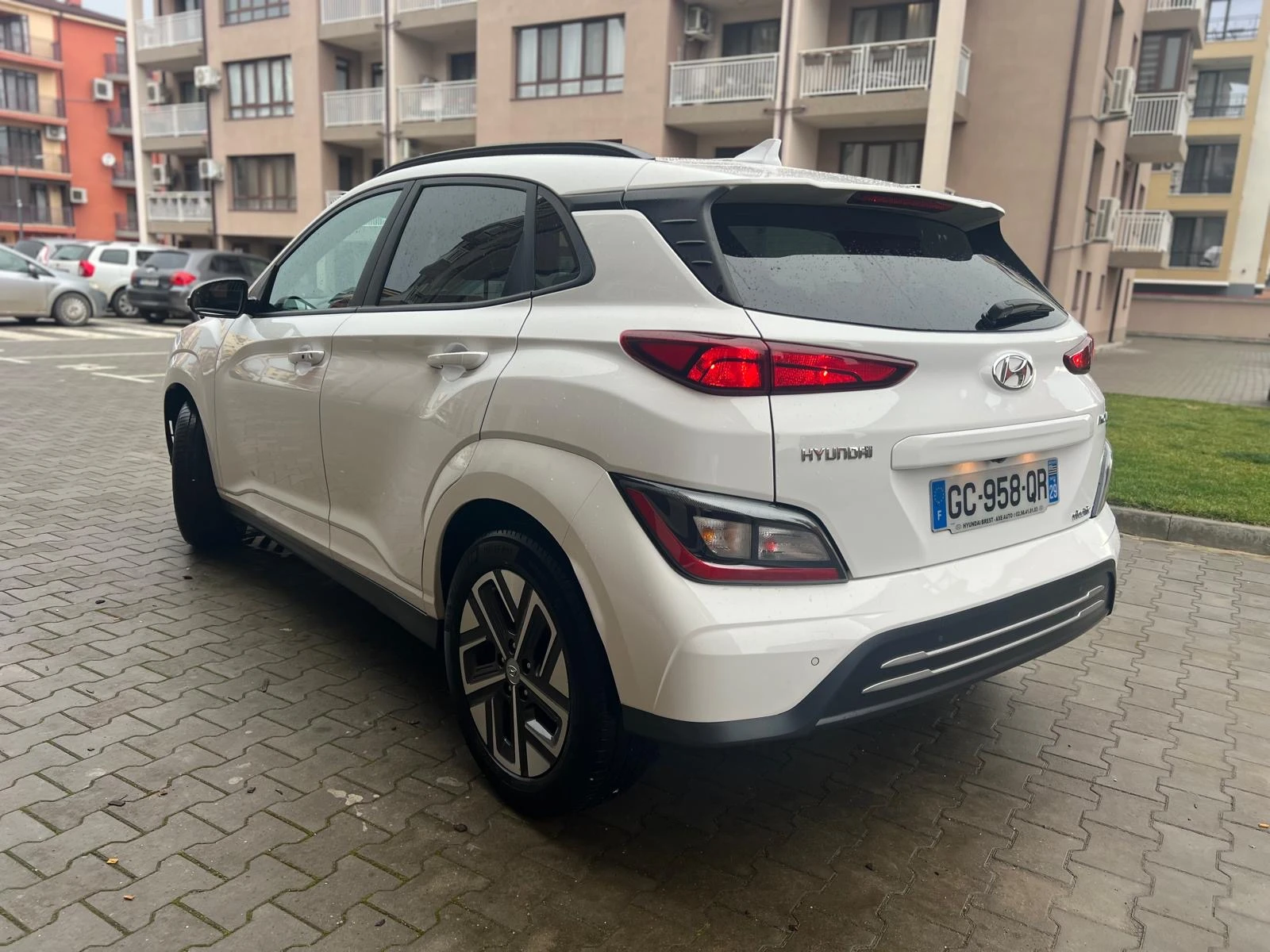 Hyundai Kona 252евро /месец   ГАРАНЦИЯ / SOH 100%, снимка 3 - Автомобили и джипове - 53894483