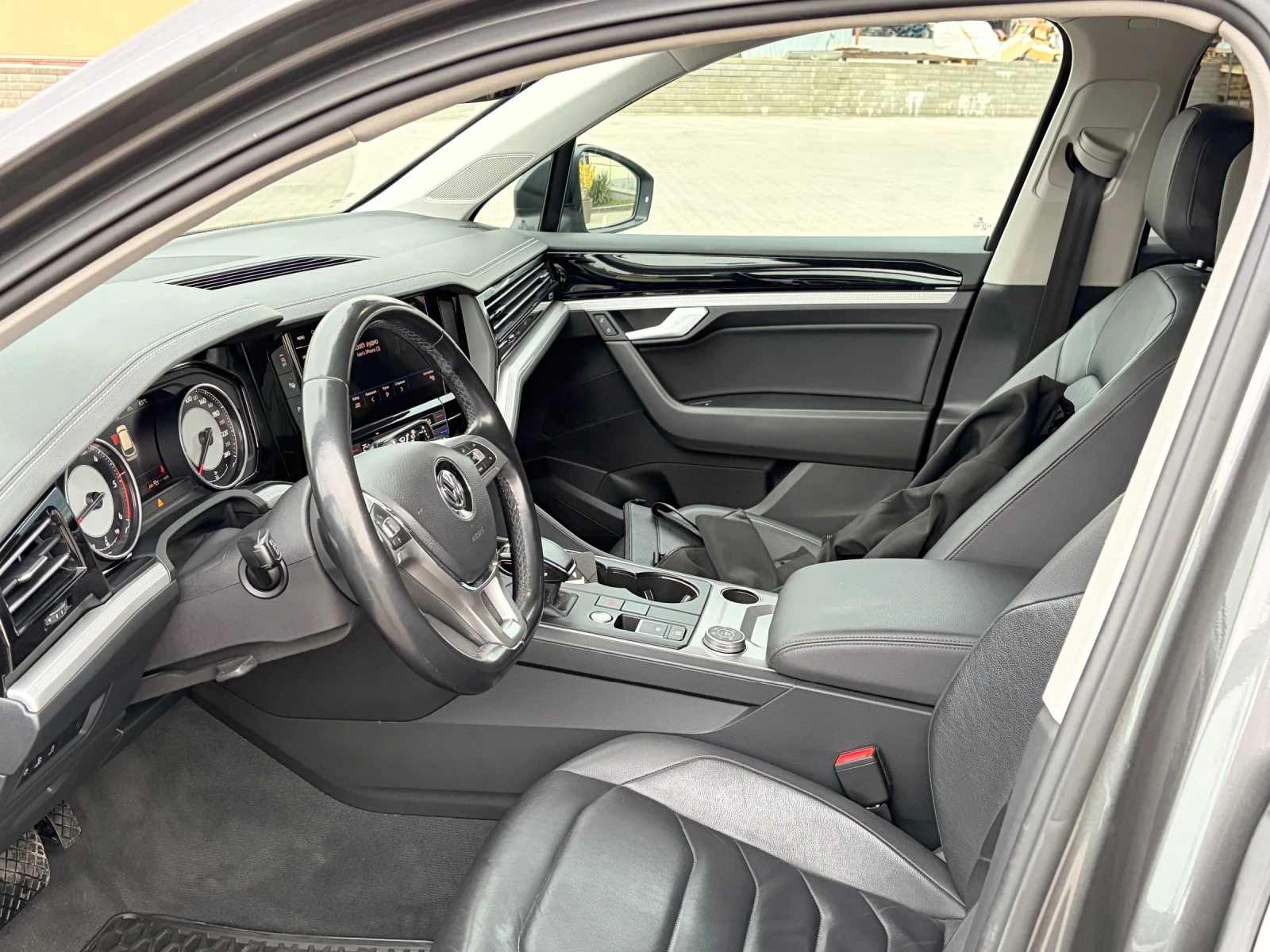 VW Touareg 3.0TDI , снимка 7 - Автомобили и джипове - 53928079