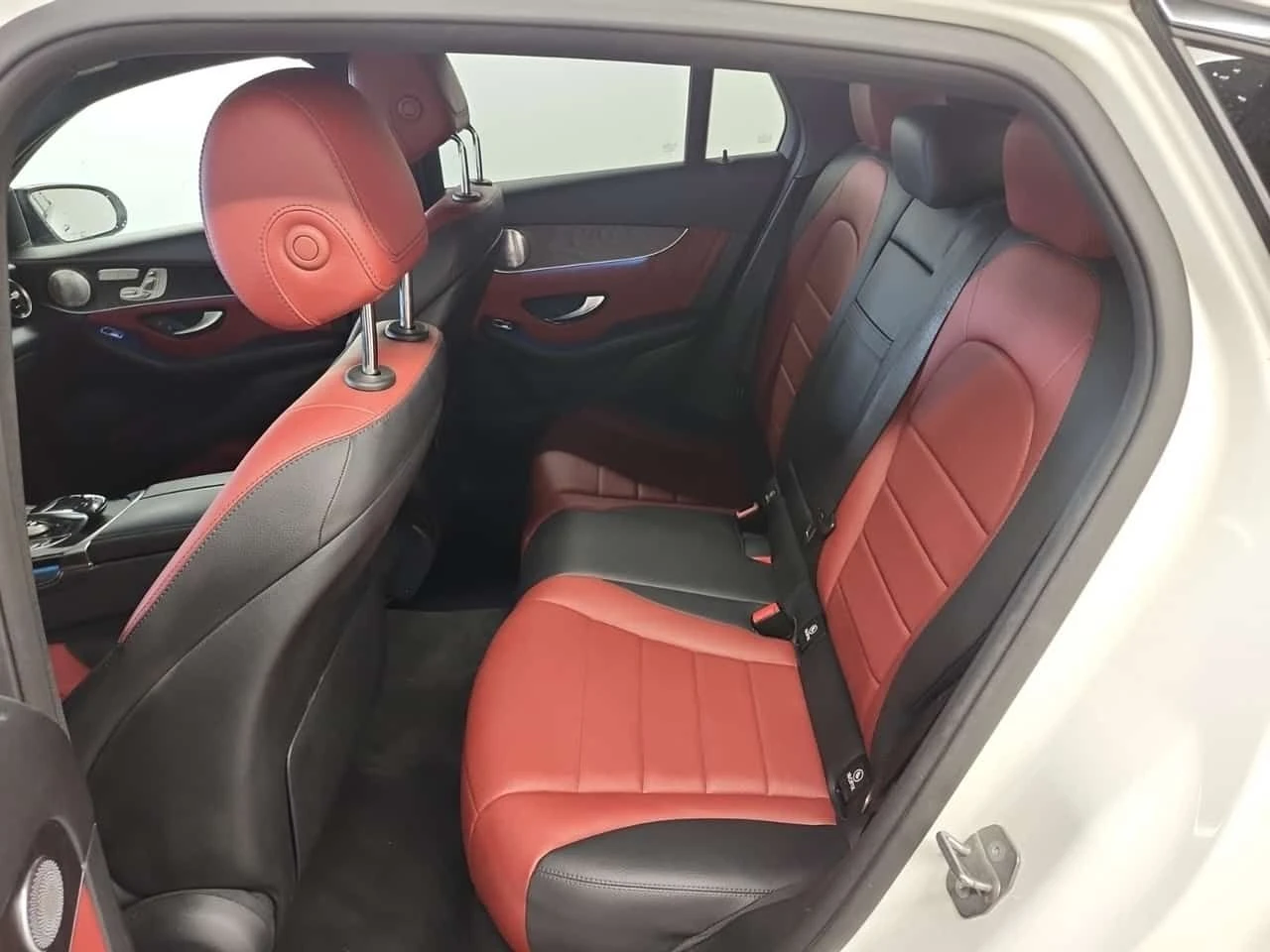 Mercedes-Benz GLC * 300 * CARFAX * ЦЕНА ДО БГ, снимка 13 - Автомобили и джипове - 54113273