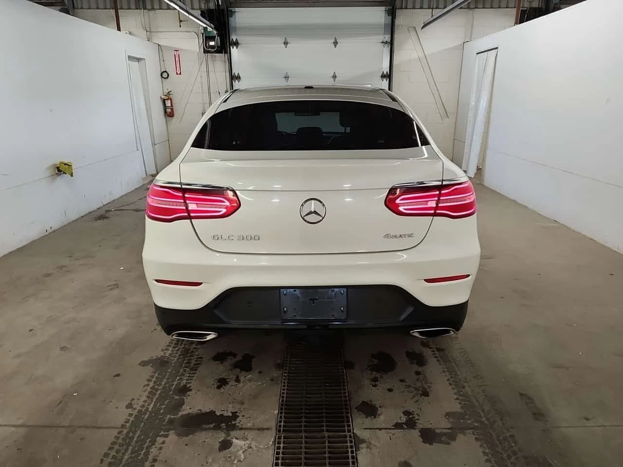 Mercedes-Benz GLC * 300 * CARFAX * ЦЕНА ДО БГ, снимка 5 - Автомобили и джипове - 54113273