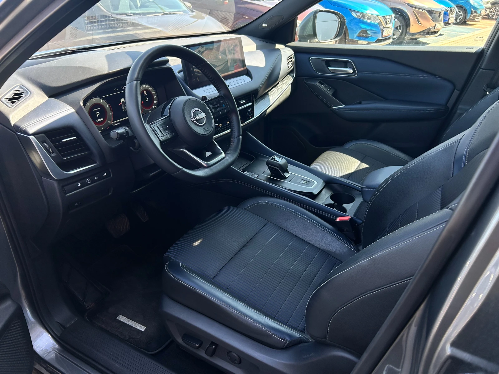 Nissan Qashqai 1.3 DDT Tekna 4x2 A/T, снимка 4 - Автомобили и джипове - 54133271