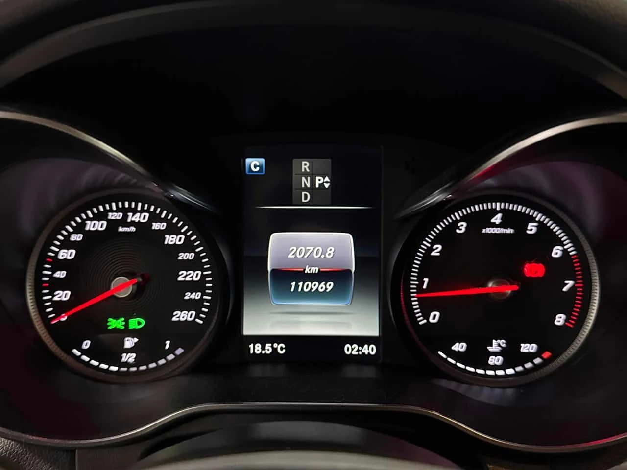 Mercedes-Benz GLC 300 * ПАНОРАМА* КАМЕРА* ПОДГРЕВ* , снимка 8 - Автомобили и джипове - 54339707