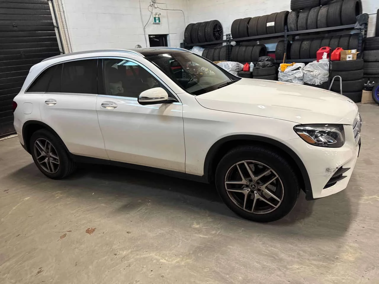 Mercedes-Benz GLC 300 * ПАНОРАМА* КАМЕРА* ПОДГРЕВ* , снимка 4 - Автомобили и джипове - 54339707
