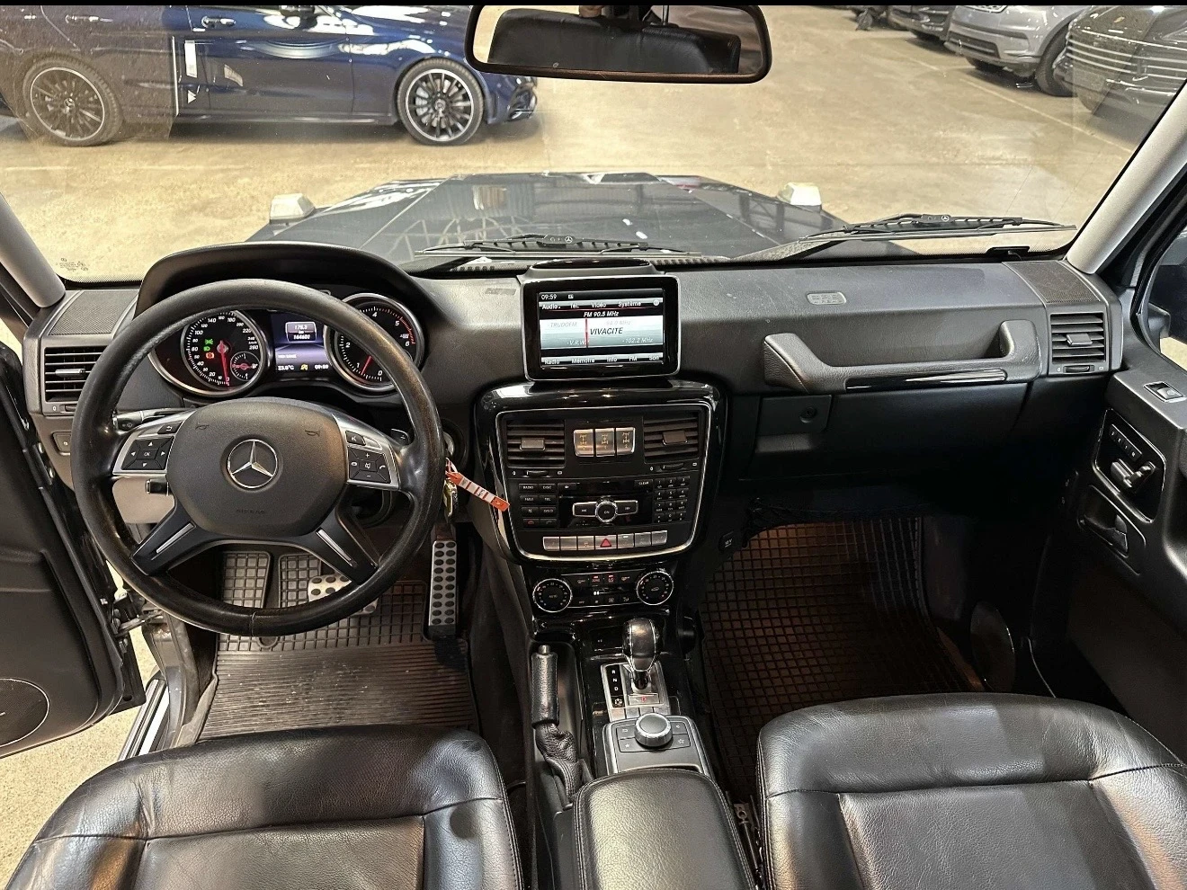 Mercedes-Benz G 350 AMG-PAKET-164.000km-РЕАЛНИ И ДОКАЗУЕМИ-УНИКАТ, снимка 9 - Автомобили и джипове - 55285528