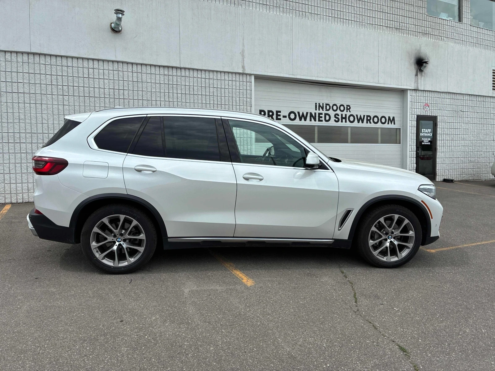 BMW X5 XDrive40i* HEAD-UP* 360* ПОДГРЕВ* ПАНОРАМА, снимка 3 - Автомобили и джипове - 55336230