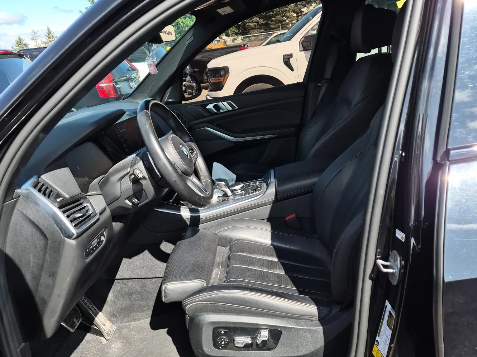 BMW X5 XDRIVE40I* MPACK* LASER* DISTR* HUD* PANO* KEYLESS, снимка 7 - Автомобили и джипове - 55404568