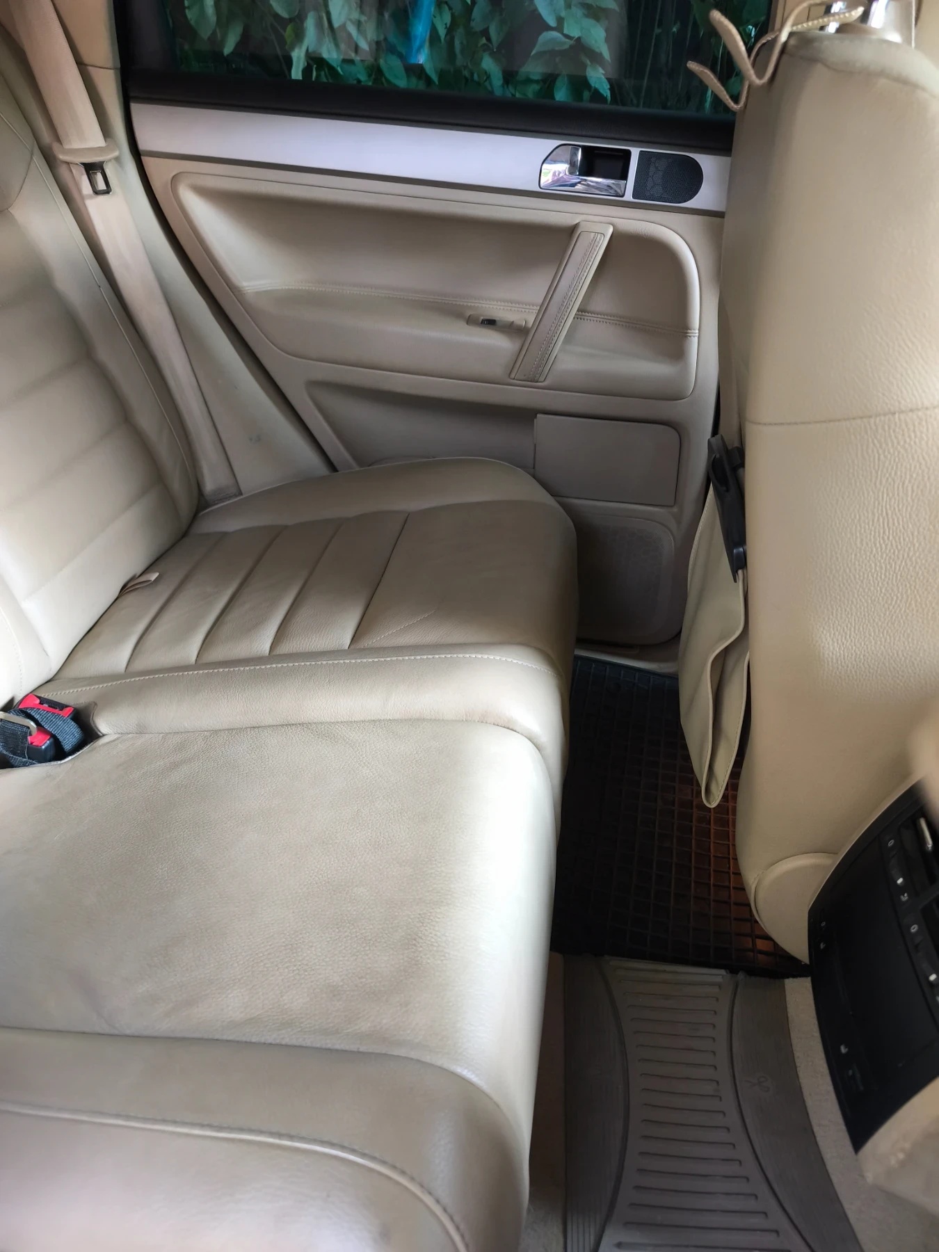 VW Touareg, снимка 8 - Автомобили и джипове - 55619009