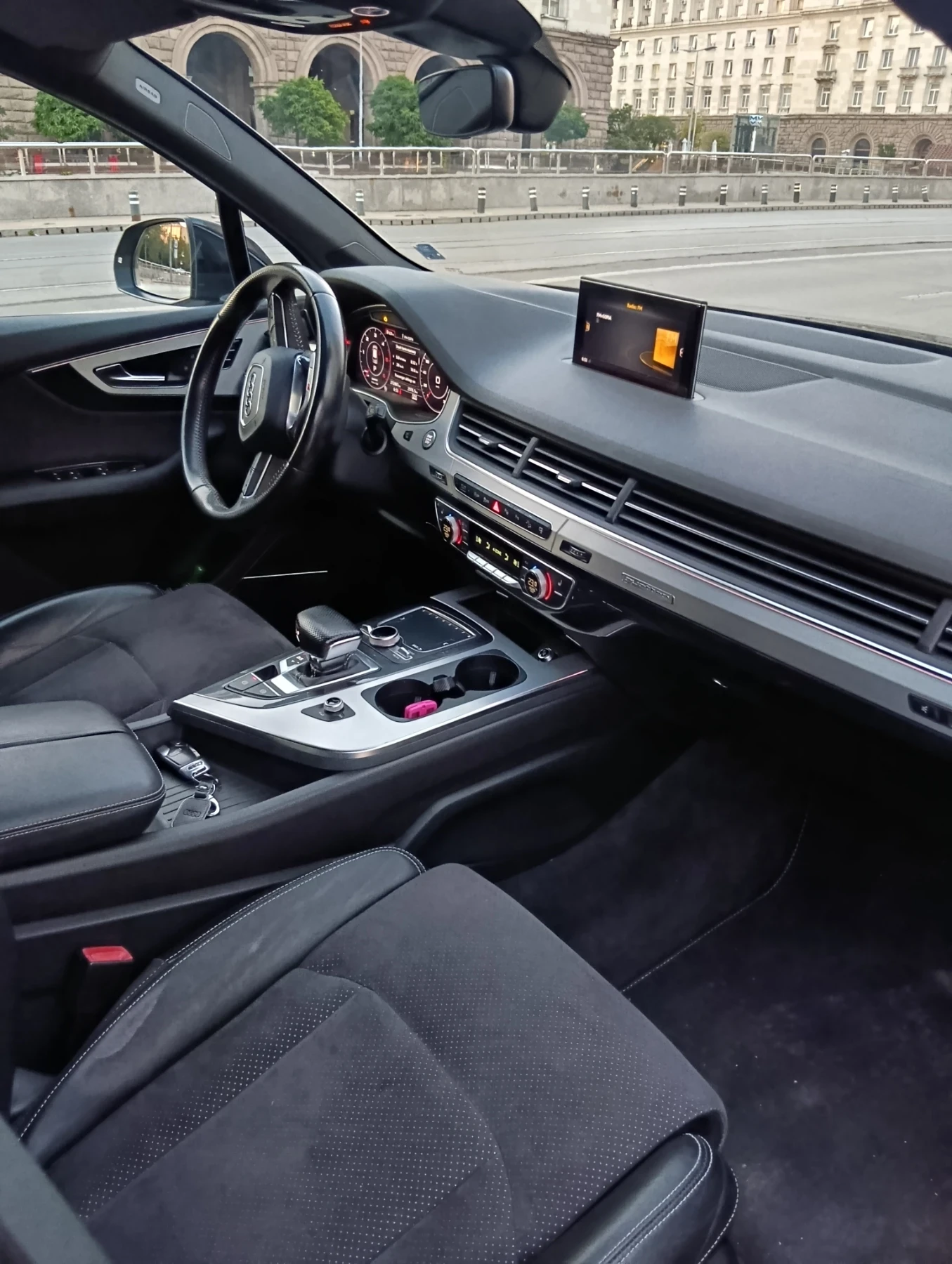 Audi Q7, снимка 4 - Автомобили и джипове - 56015224