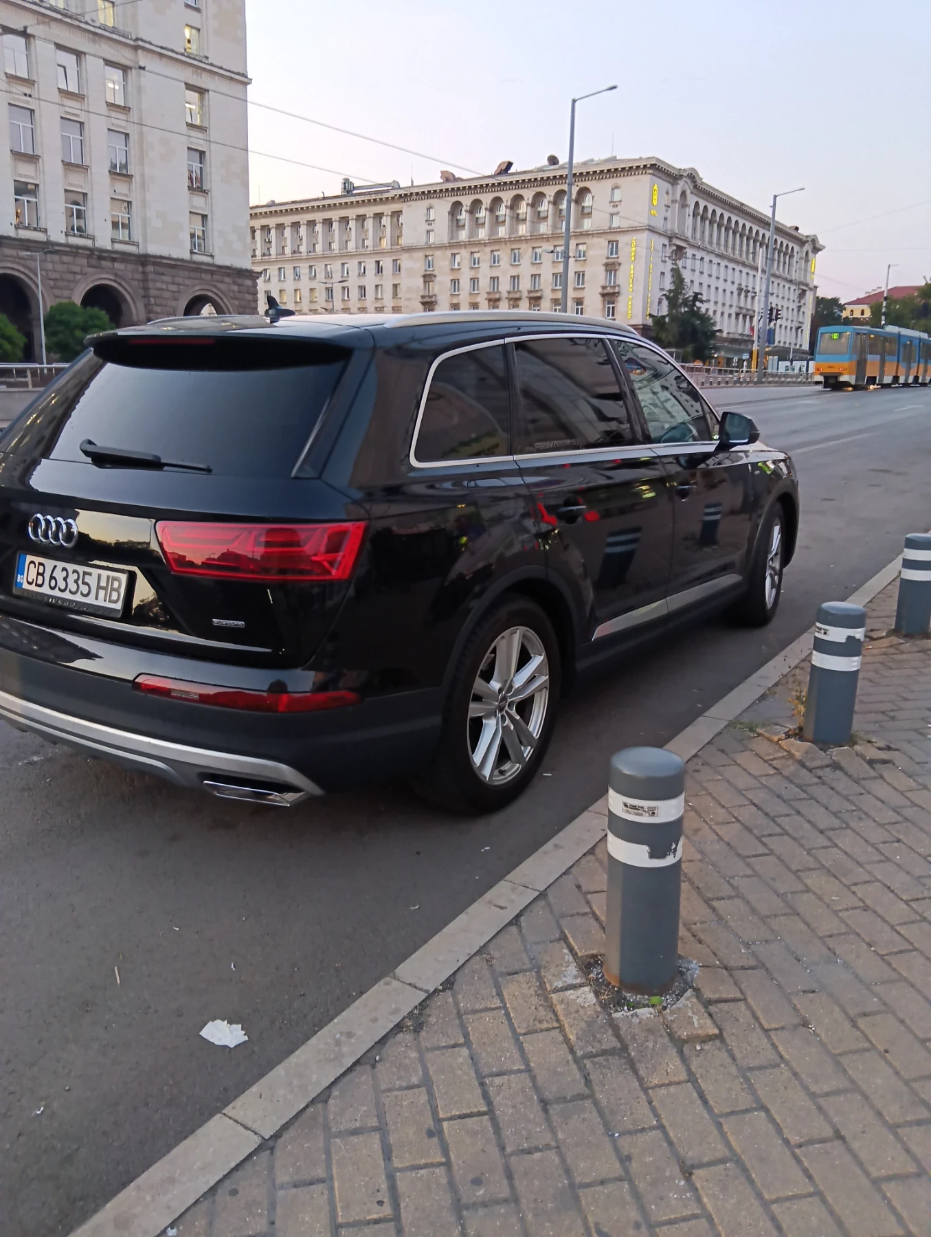 Audi Q7, снимка 2 - Автомобили и джипове - 56015224