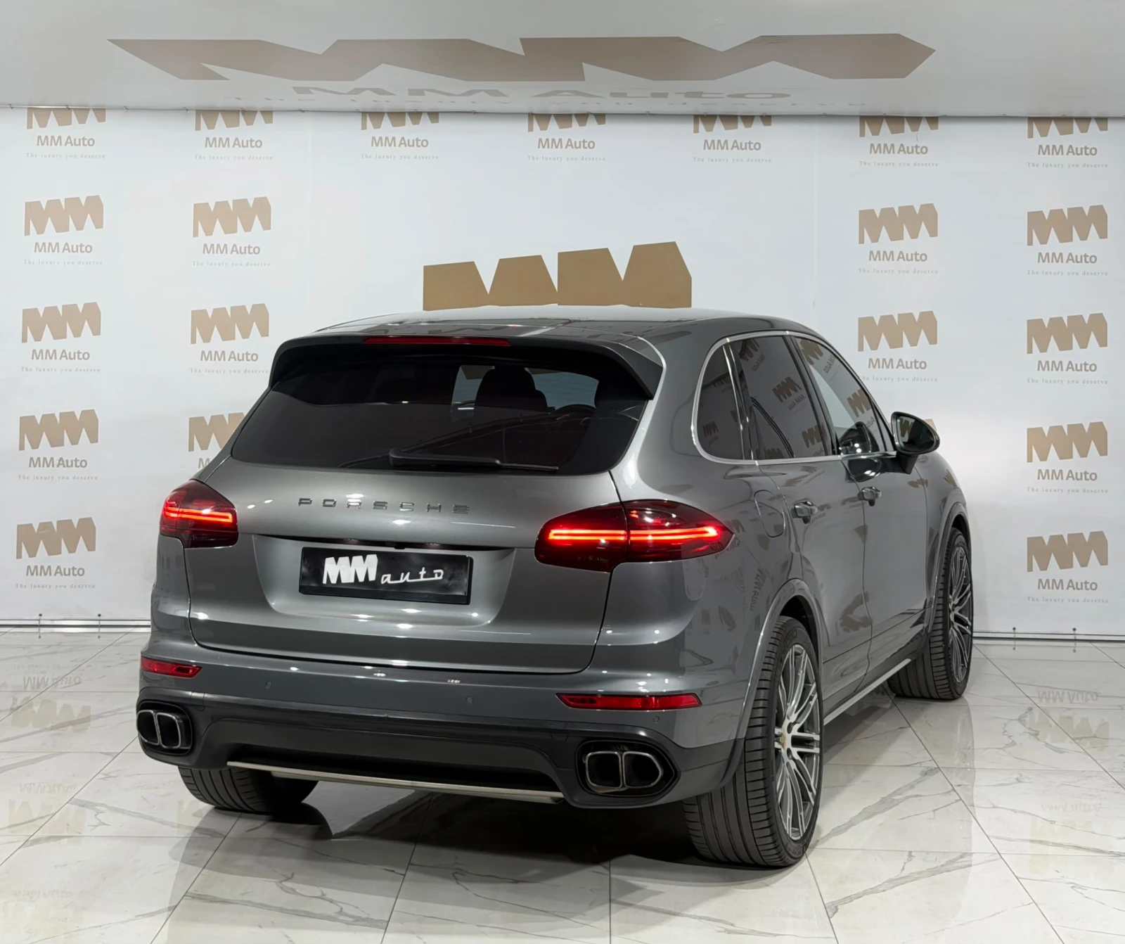 Porsche Cayenne Turbo* TechArt Powerbox* Carbon* Chrono, снимка 3 - Автомобили и джипове - 56598269