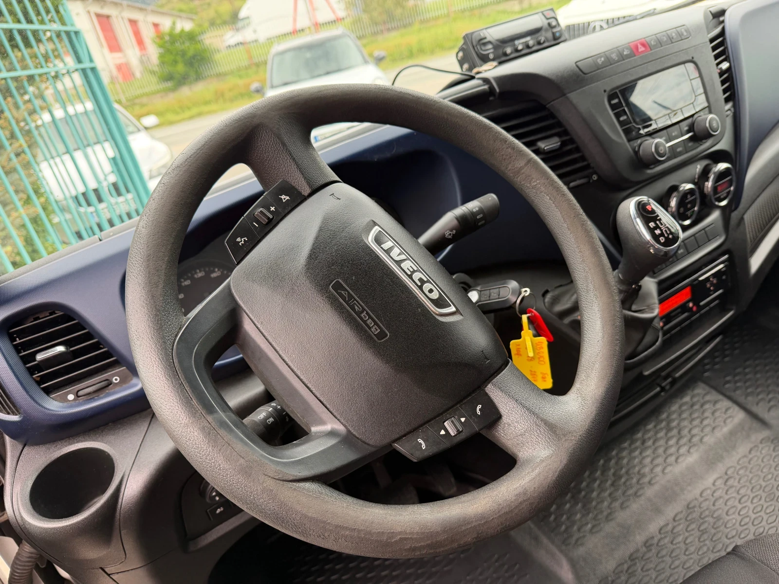 Iveco Daily 70C18* Euro6* Хладилен+ Ток* Климатик* Падащ борд, снимка 5 - Камиони - 52882478