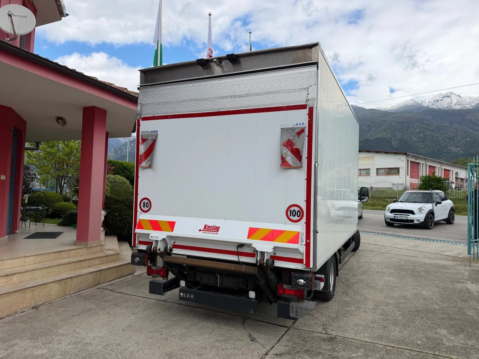 Iveco Daily 70C18* Euro6* Хладилен+ Ток* Климатик* Падащ борд, снимка 11 - Камиони - 52882478