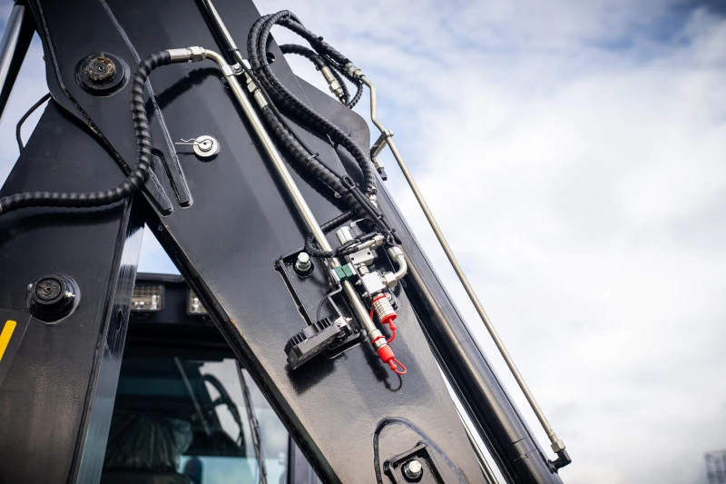 Багер Друга марка Bautrax BLX90, снимка 11 - Индустриална техника - 52403166