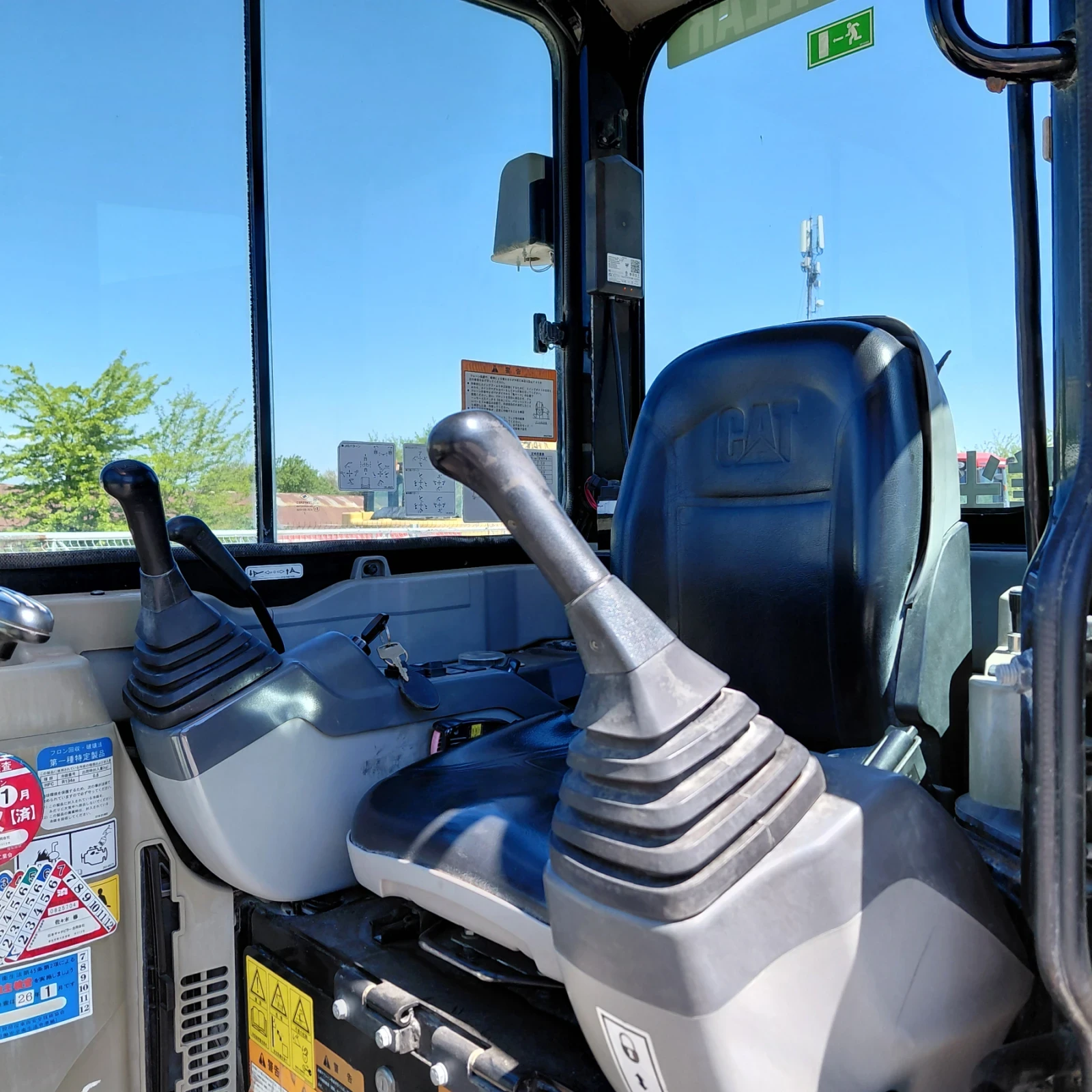 Багер Cat 303CCR * КЛИМАТИК * ИСТИНСКИ ЯПОНЕЦ * , снимка 12 - Индустриална техника - 52818130