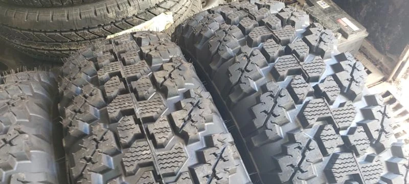 Гуми Всесезонни 235/75R15, снимка 3 - Гуми и джанти - 33538548