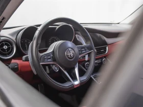 Alfa Romeo Giulia Ti Sport AWD* HARMAN KARDON* KEYLESS* MEMORY* , снимка 8