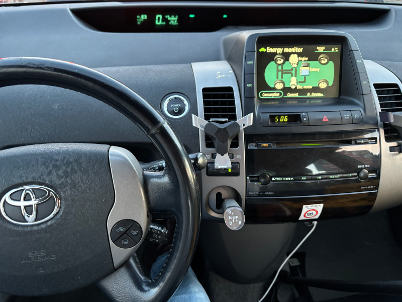 Toyota Prius 1.5 vvti Hybrid + LPG (BRC), снимка 6 - Автомобили и джипове - 45821116