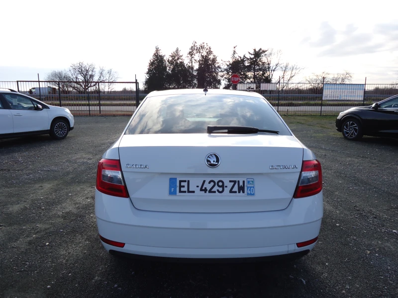 Skoda Octavia 1.6 TDI SELECTION NEW, снимка 6 - Автомобили и джипове - 48432047