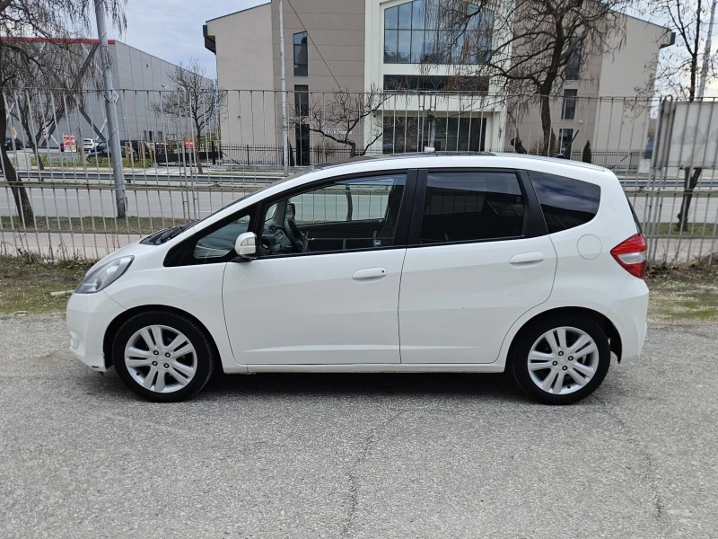 Honda Jazz 1.4i-VTEC Facelift EXCLISIVE Panorama, снимка 8 - Автомобили и джипове - 49255242