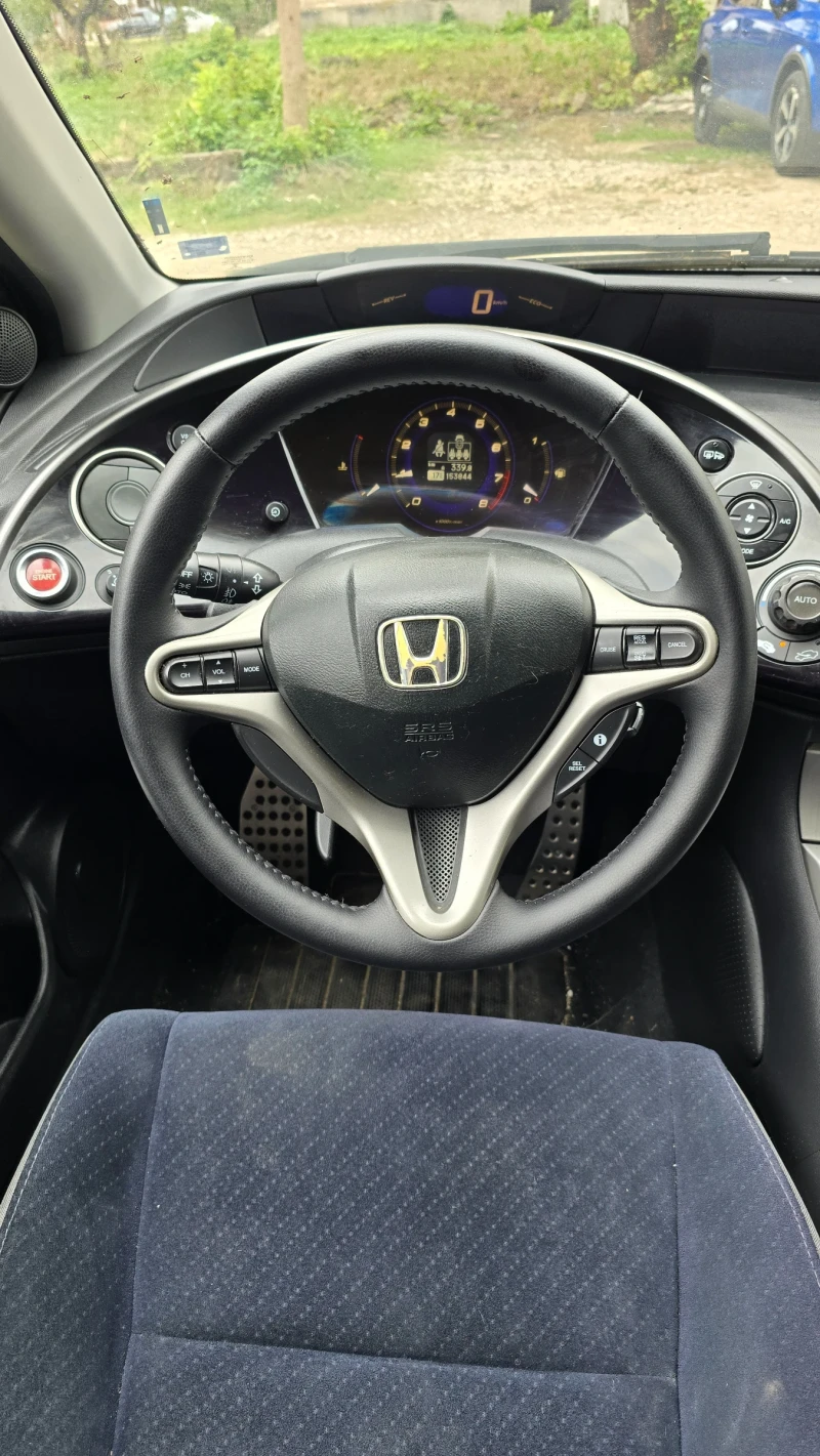 Honda Civic 1.8i, снимка 7 - Автомобили и джипове - 52093531