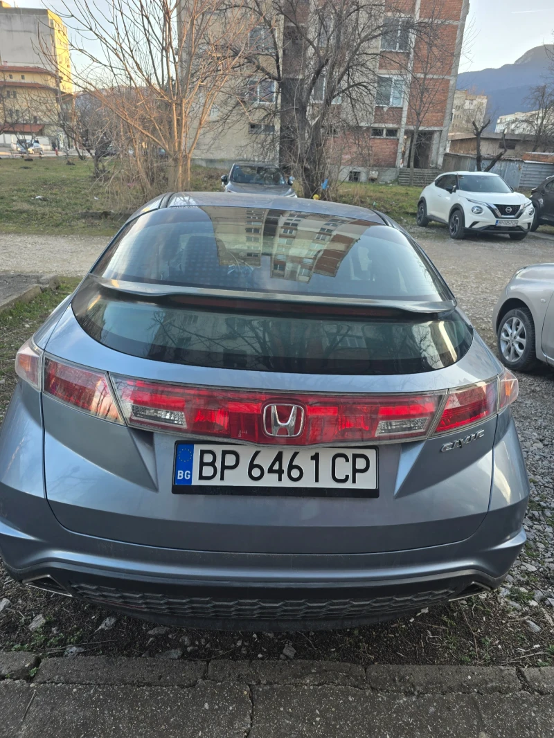 Honda Civic 1.8i, снимка 2 - Автомобили и джипове - 52093531