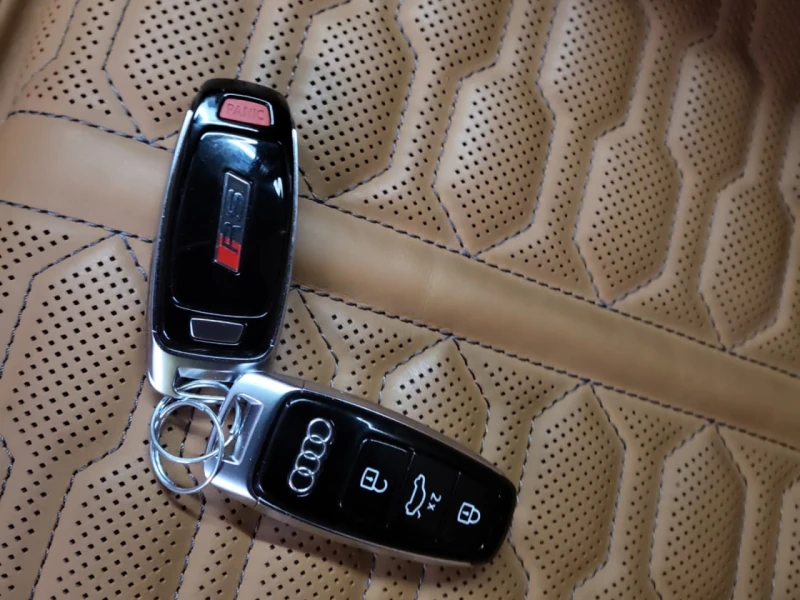 Audi Rs6 AVANT* CARFAX* АВТОФИНАНС* БЕЗ ПЪРВОНАЧАЛНА ВНОСКА, снимка 14 - Автомобили и джипове - 52953547