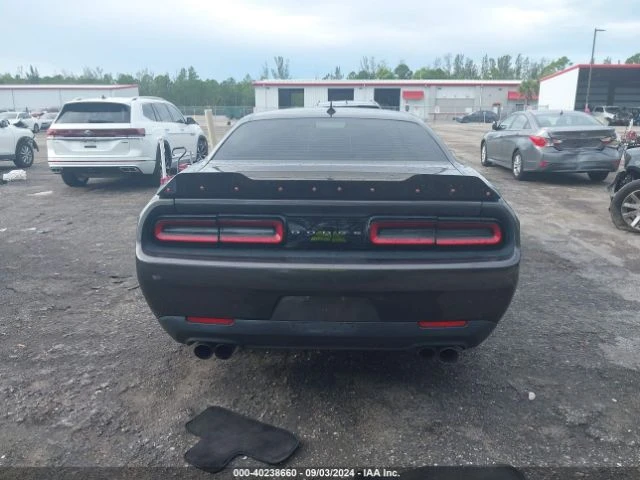 Dodge Challenger 392 HEMI SCAT PACK SHAKER, снимка 2 - Автомобили и джипове - 47229479