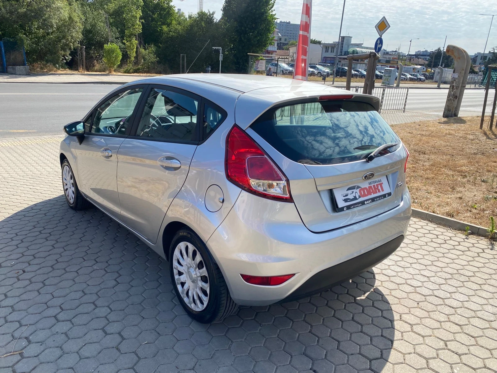 Ford Fiesta 1.2i/EURO.5B - изображение 6