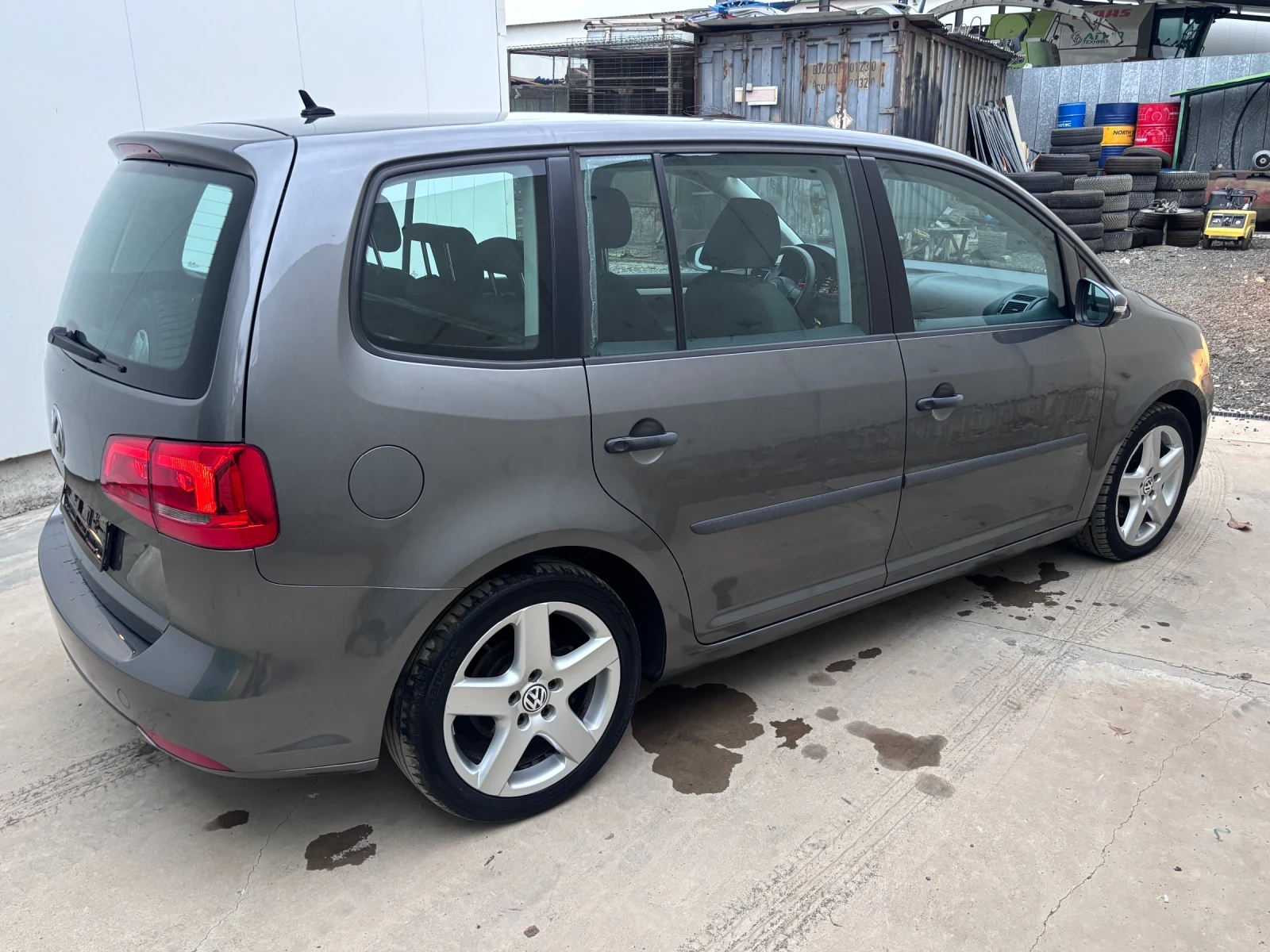 VW Touran 7 Местен - изображение 8