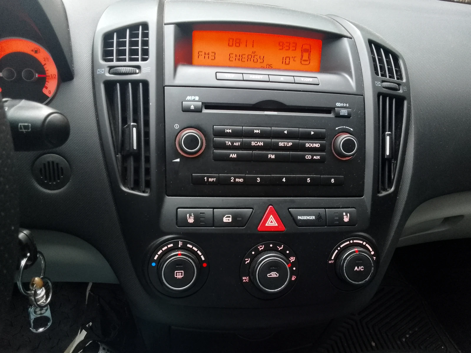 Kia Ceed 1.4 - изображение 8