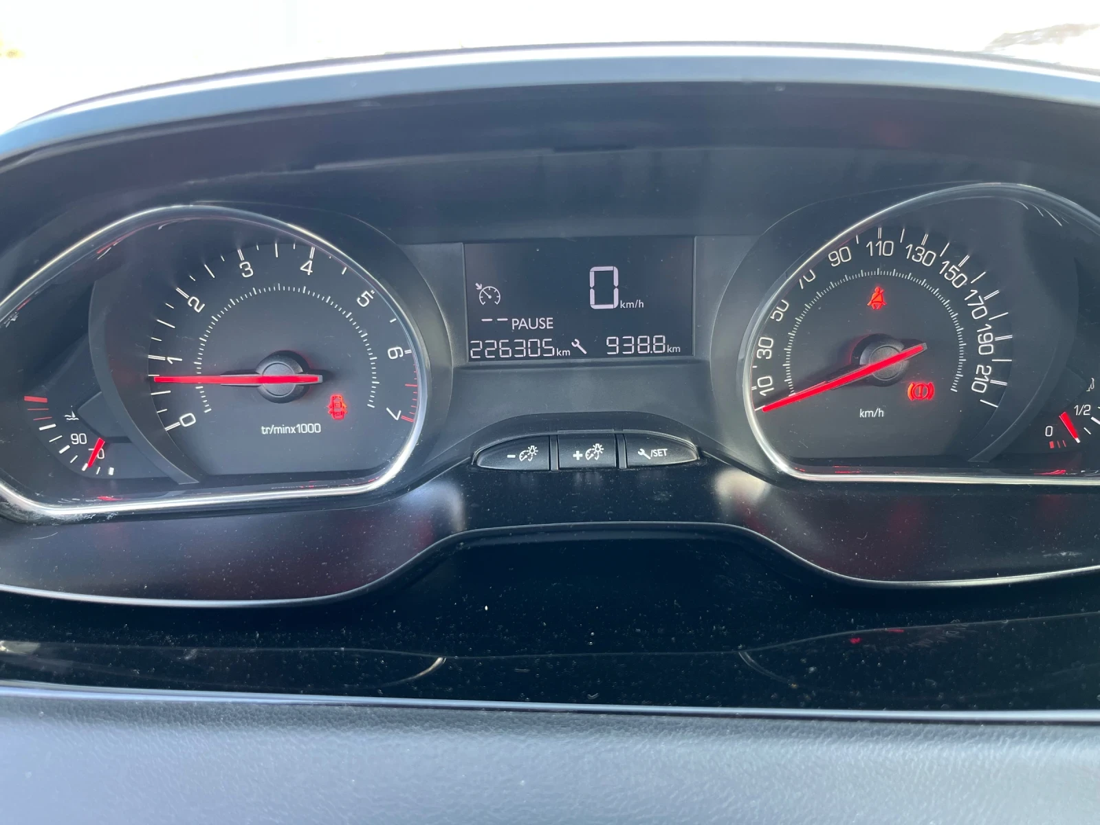 Peugeot 208 | Mobile.bg � ����������� 10