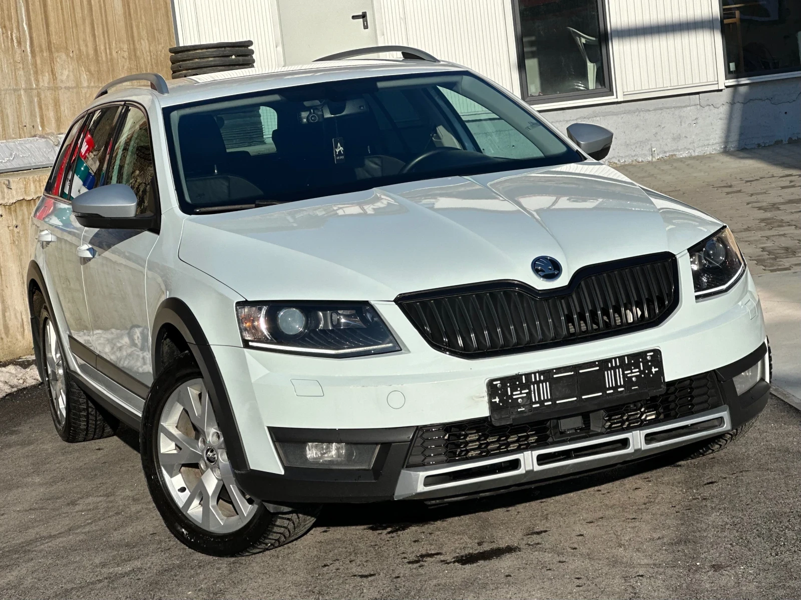 Skoda Octavia SCOUT/4�4/������/��������/Distronic/FULL/MAXX/LED/ | Mobile.bg � ����������� 1