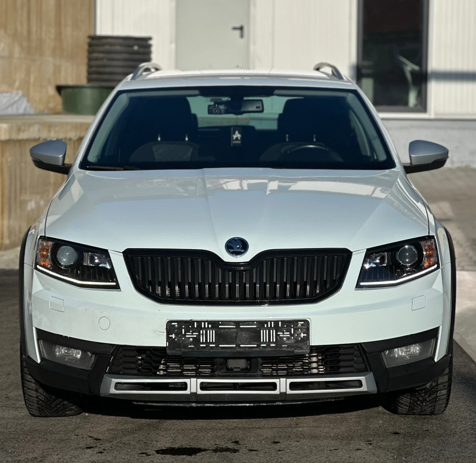Skoda Octavia SCOUT/4Х4/УНИКАТ/ОБСЛУЖЕН/Distronic/FULL/MAXX/LED/ - изображение 3