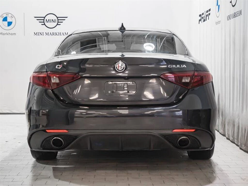 Alfa Romeo Giulia Ti Sport AWD* HARMAN KARDON* KEYLESS* MEMORY* , снимка 5 - Автомобили и джипове - 54329637