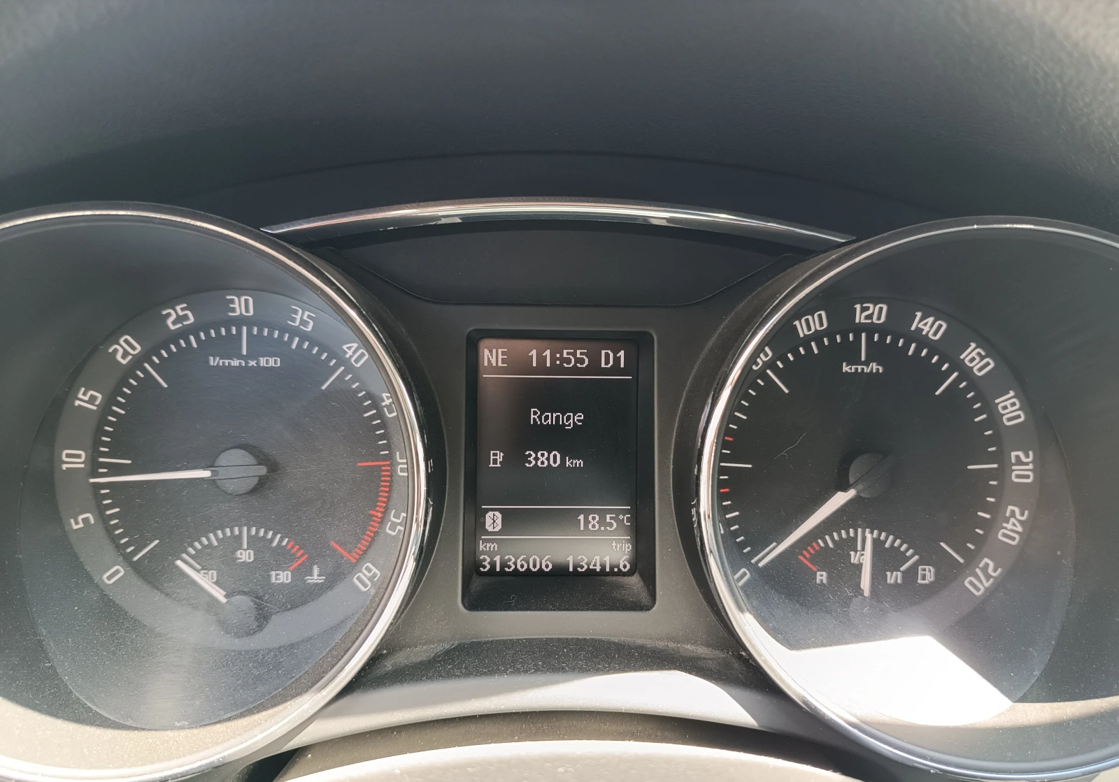 Skoda Superb, снимка 7 - Автомобили и джипове - 54409417