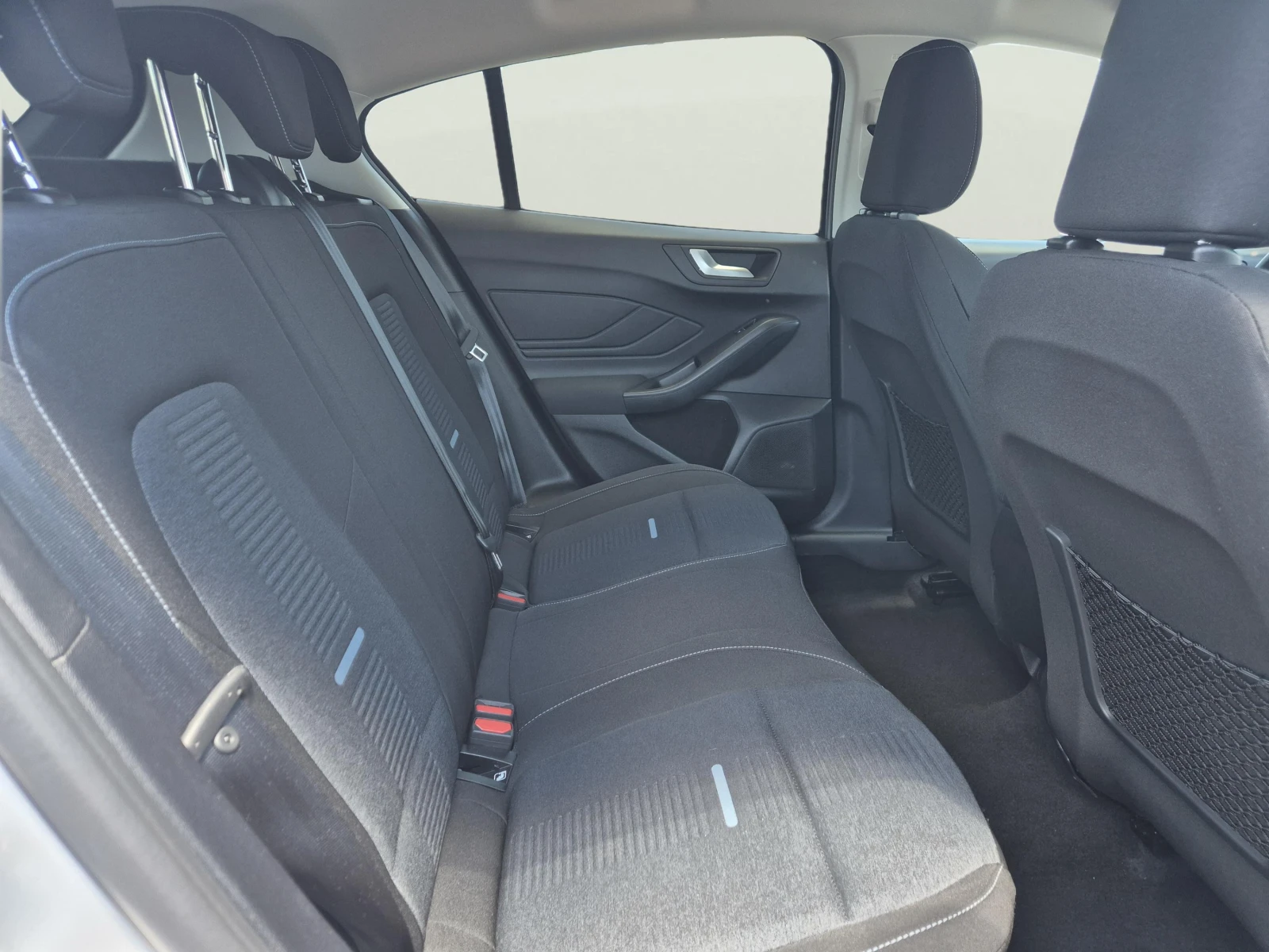 Ford Focus 1.0 EcoBoost, снимка 9 - Автомобили и джипове - 54950004