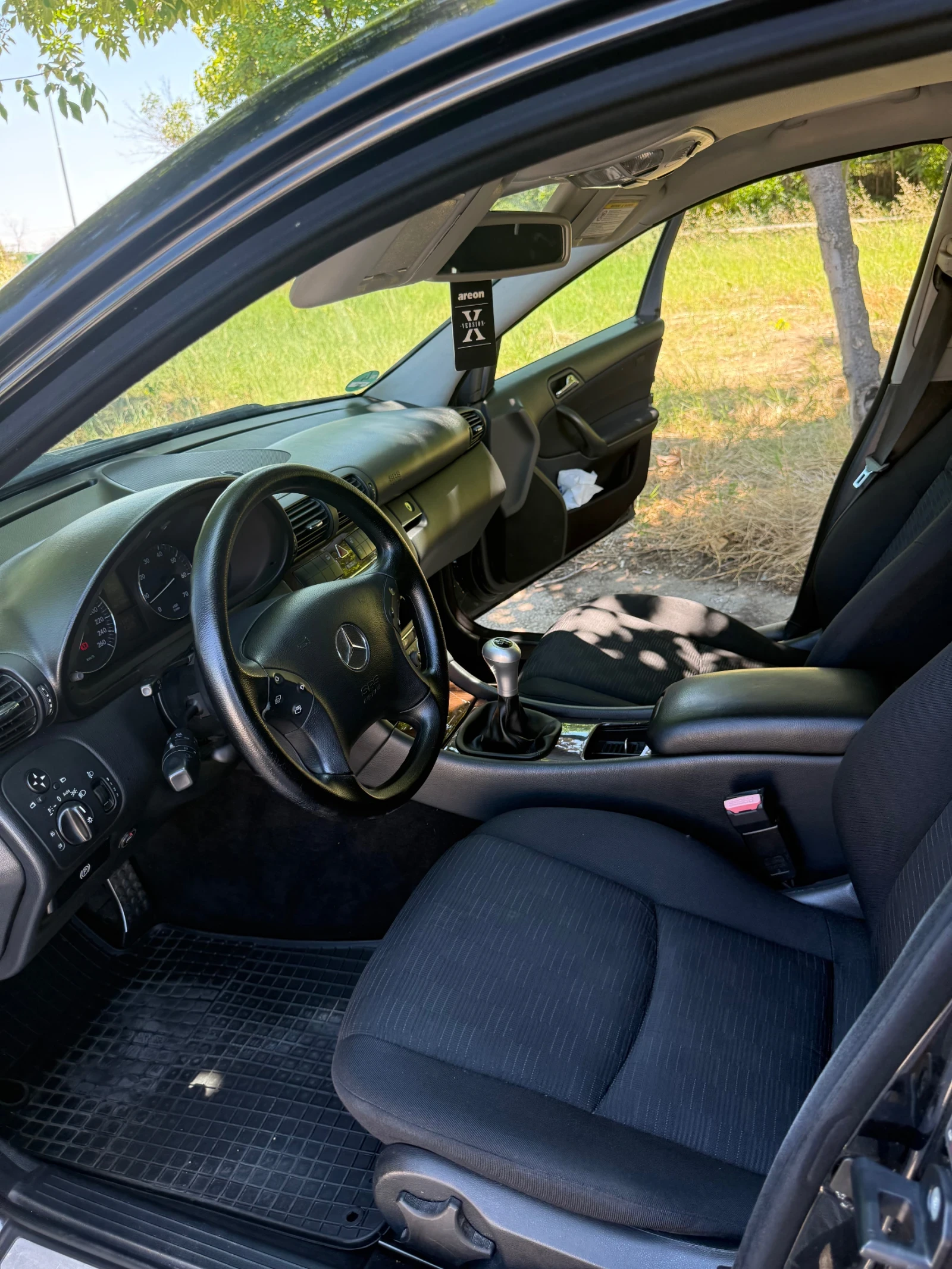 Mercedes-Benz C 180 1.8 Kompressor, снимка 8 - Автомобили и джипове - 55421356