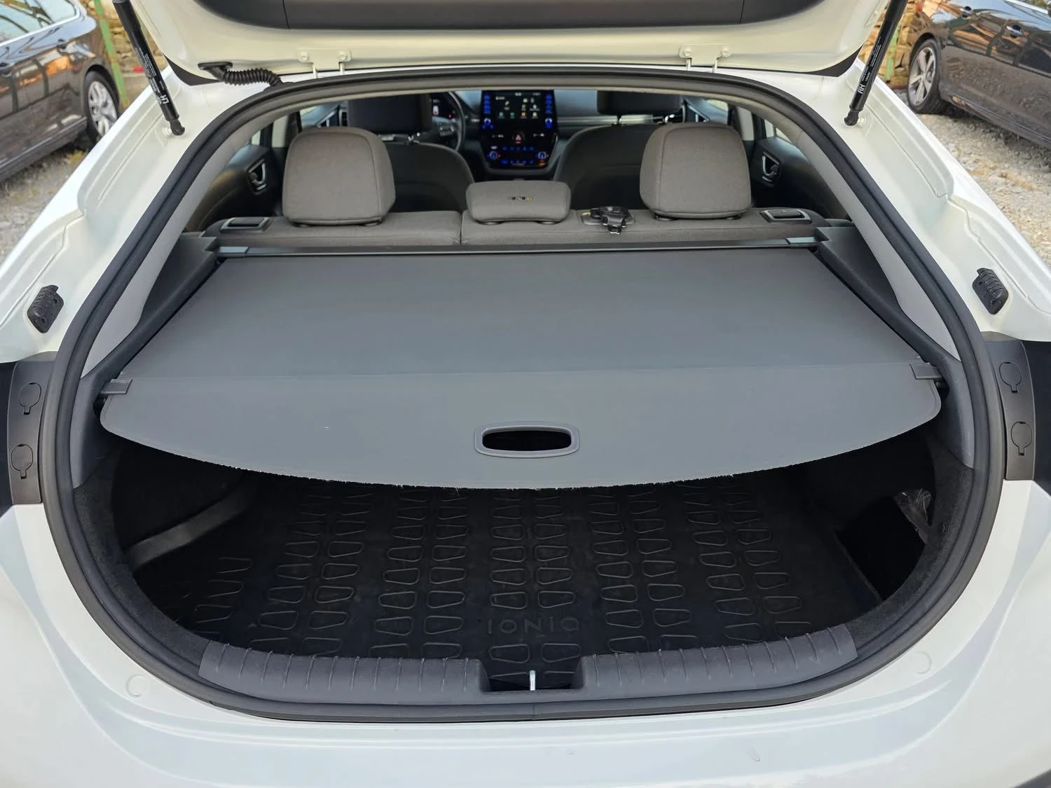 Hyundai Ioniq 1.6i 141K.C. HYBRID FACELIFT / АВТОМАТ / НАВИ, снимка 15 - Автомобили и джипове - 55881658