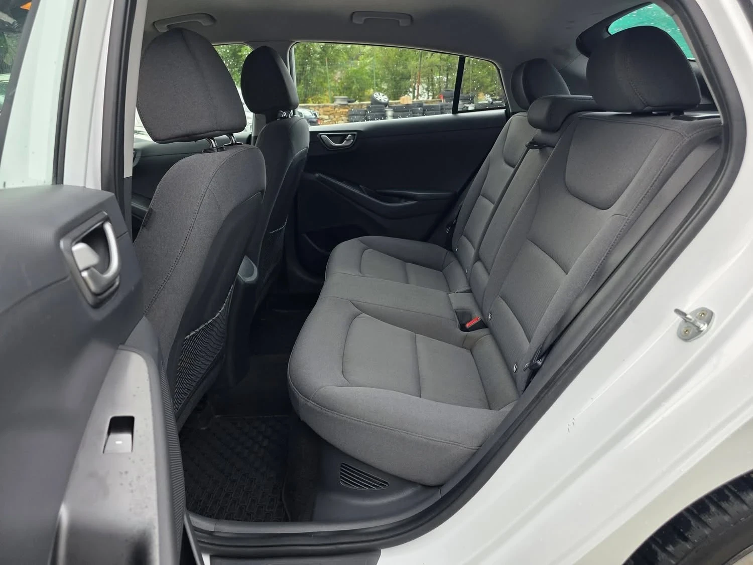 Hyundai Ioniq 1.6i 141K.C. HYBRID FACELIFT / АВТОМАТ / НАВИ, снимка 9 - Автомобили и джипове - 55881658