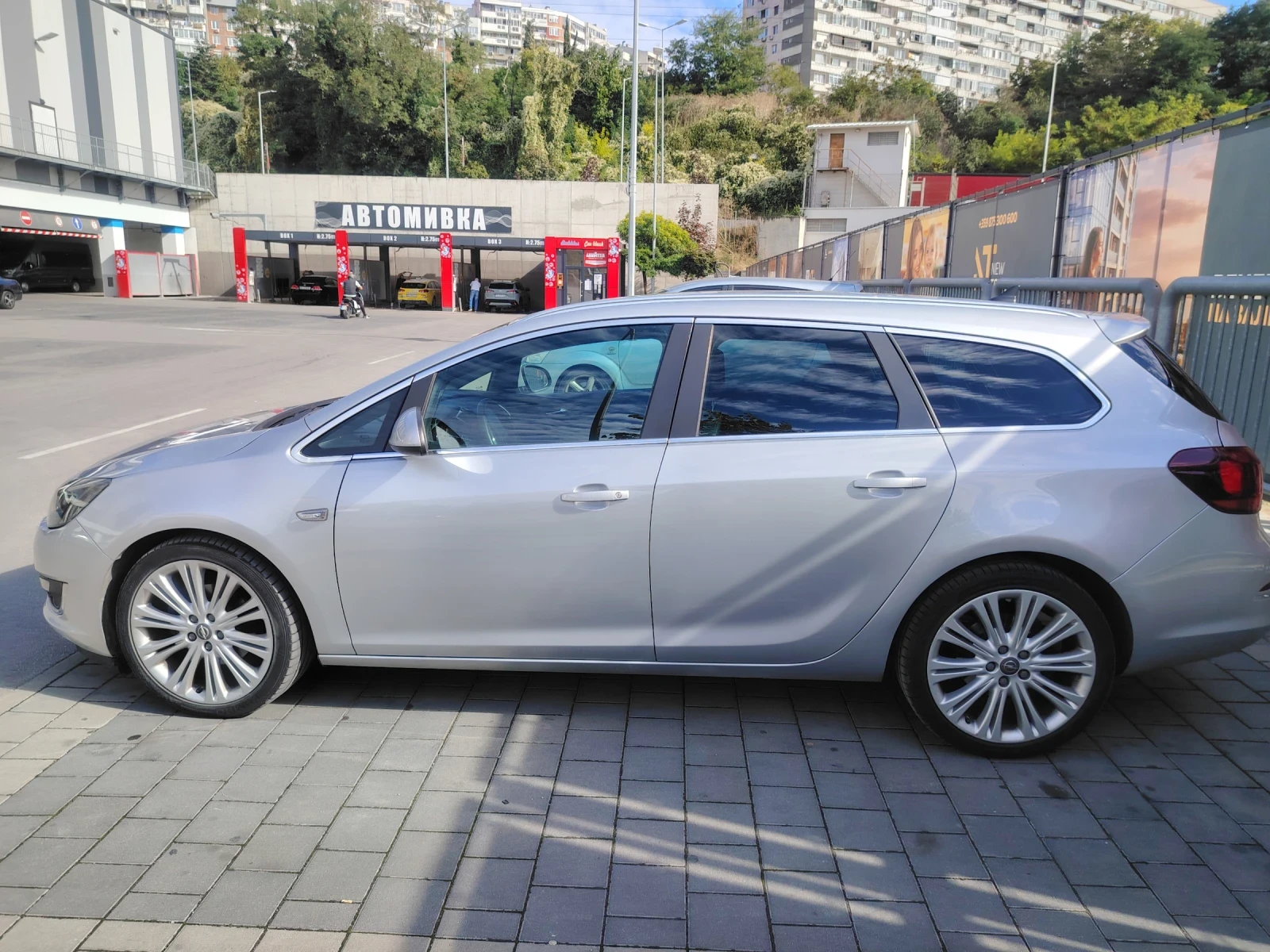 Opel Astra J, снимка 4 - Автомобили и джипове - 56242576