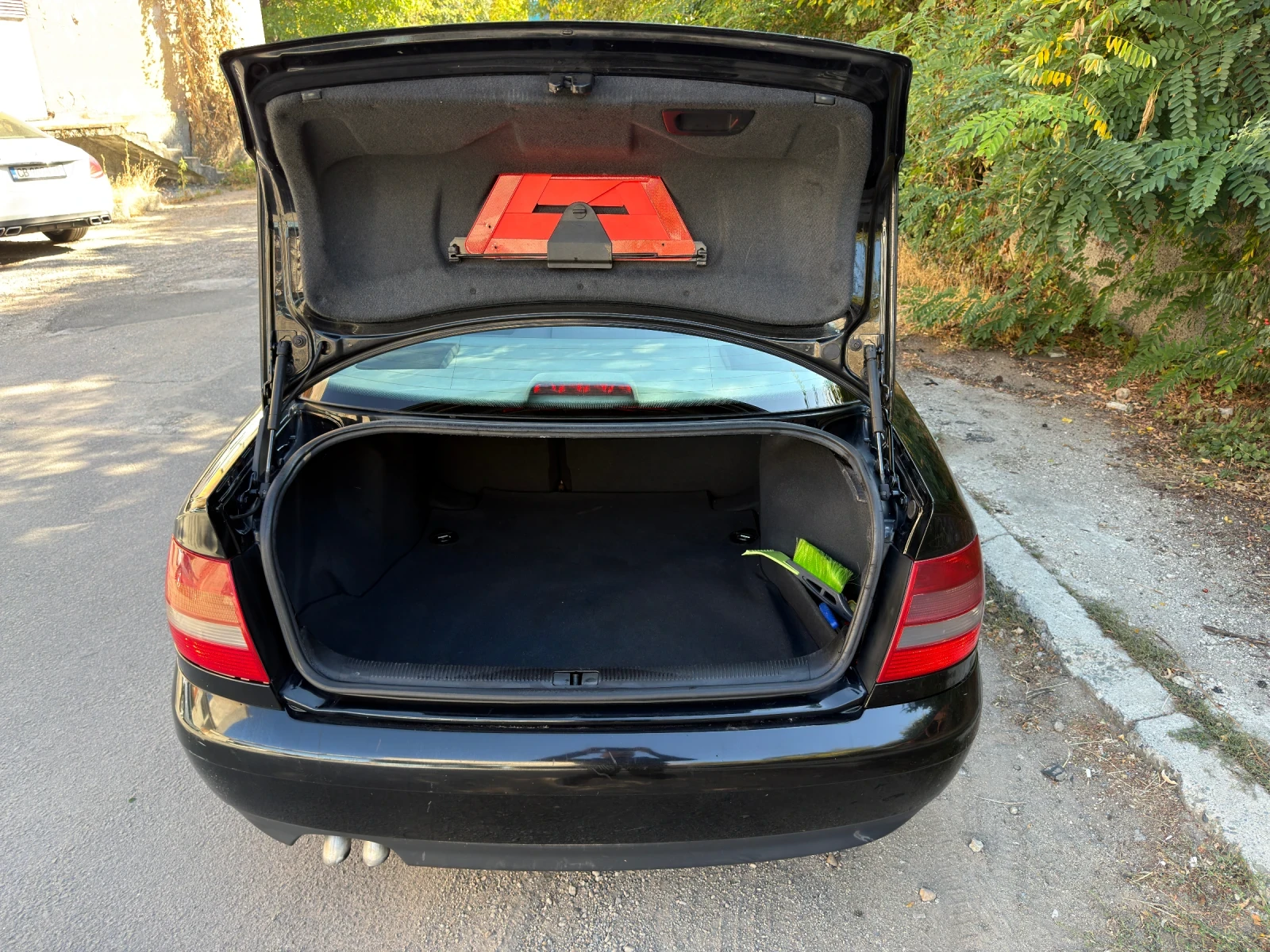 Audi A4 1.9 TDI 90к.с. Фейслифт, снимка 6 - Автомобили и джипове - 56314253