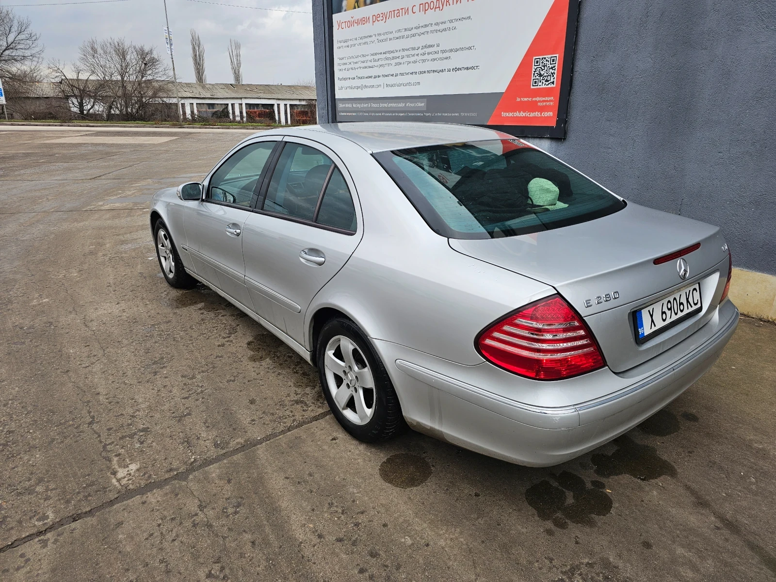 Mercedes-Benz E 280, снимка 4 - Автомобили и джипове - 56335345