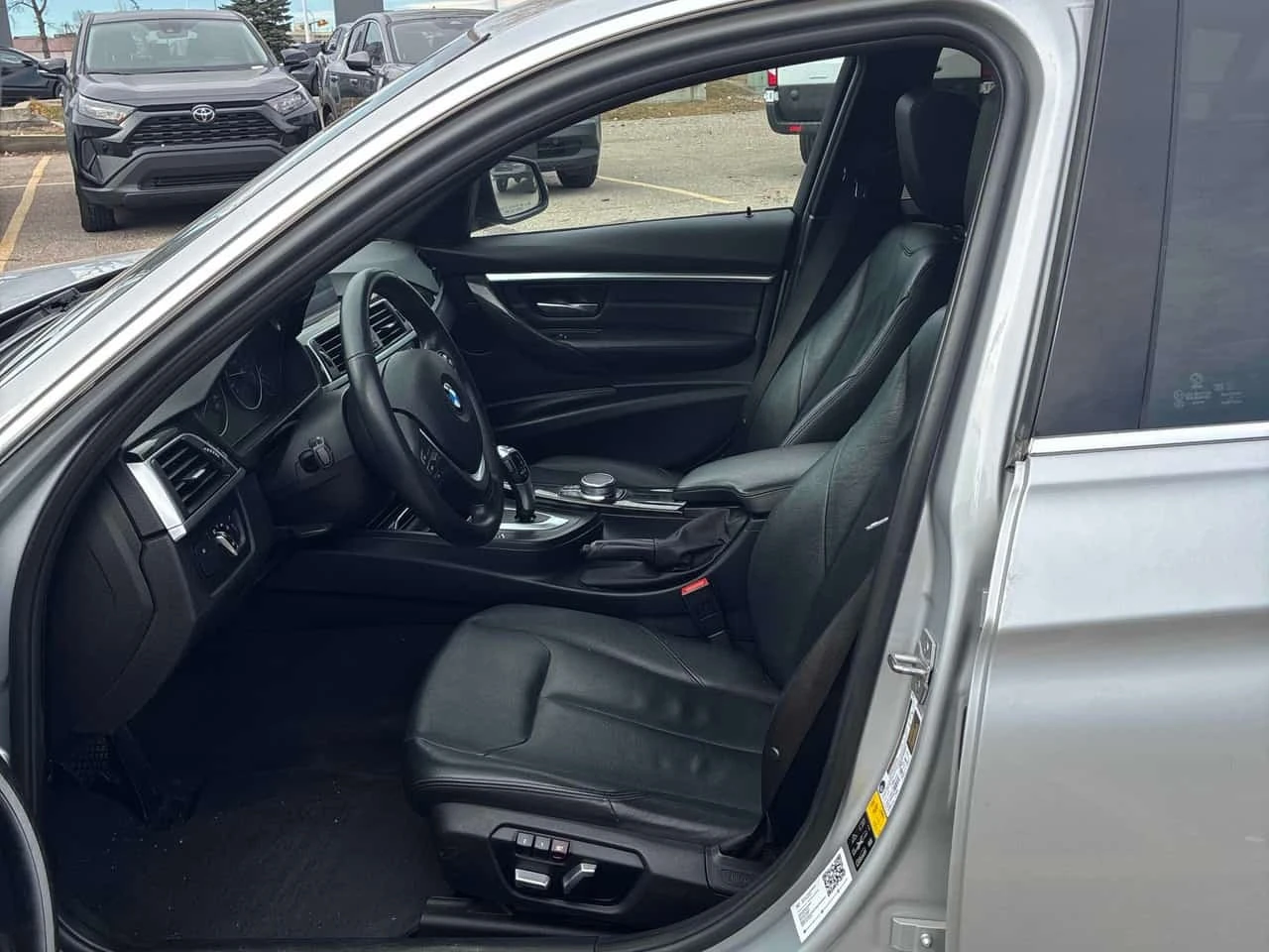 BMW 330 * 330i xDrive * CARFAX *  | Mobile.bg � ����������� 11