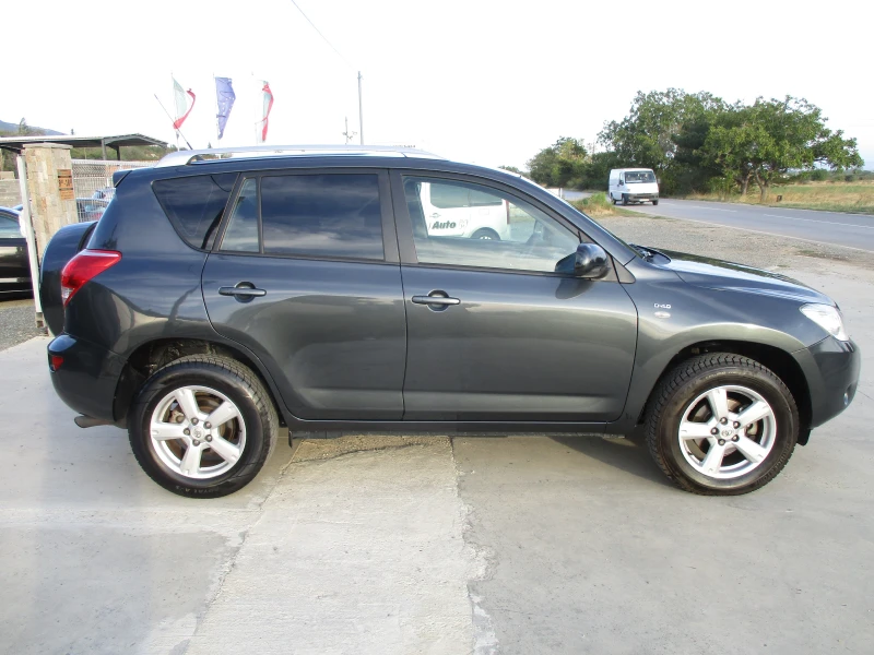 Toyota Rav4 2.2/6ск., снимка 3 - Автомобили и джипове - 47299589