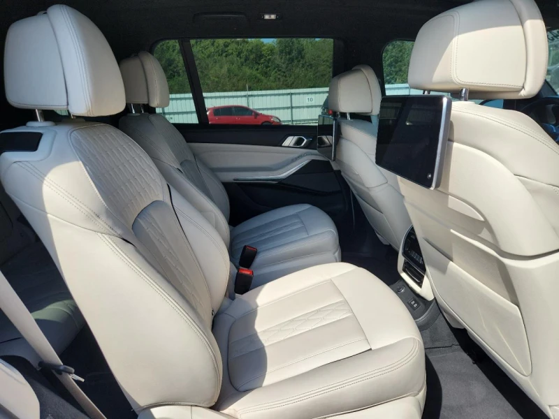 BMW X7 M50i, снимка 11 - Автомобили и джипове - 53489664