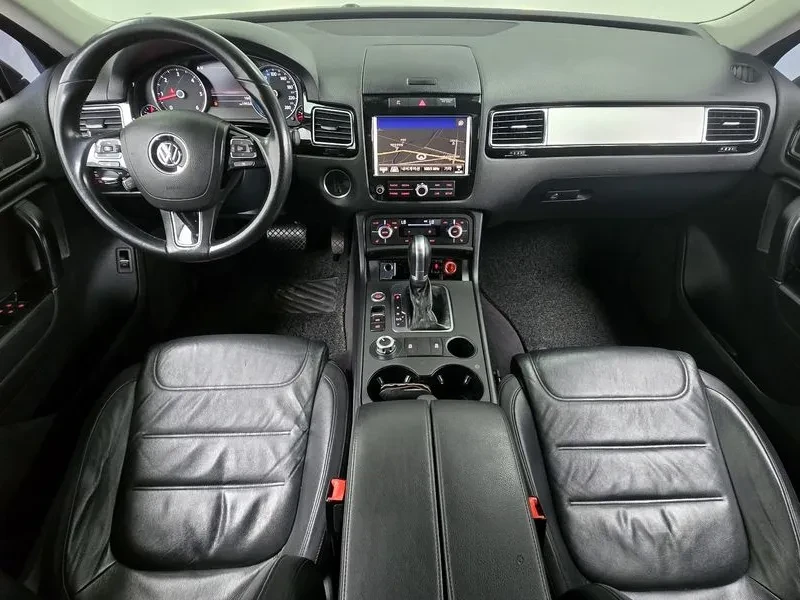 VW Touareg V6 3.0 TDI BLUEMOTION, снимка 7 - Автомобили и джипове - 55006463