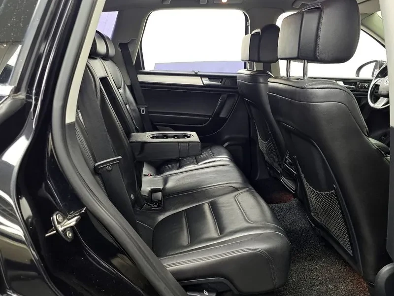 VW Touareg V6 3.0 TDI BLUEMOTION, снимка 12 - Автомобили и джипове - 55006463