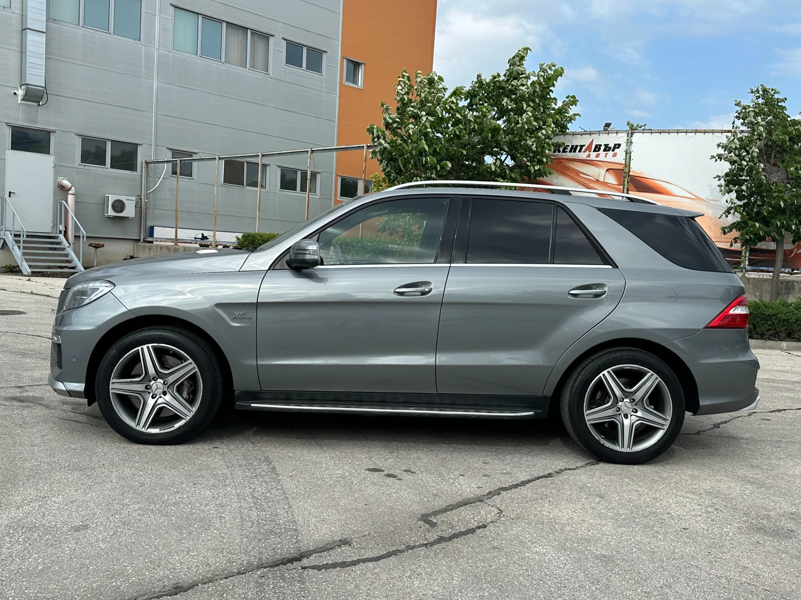 Mercedes-Benz ML 63 AMG 525к.с. Швейцария/Всички Екстри/Перфектен - изображение 2