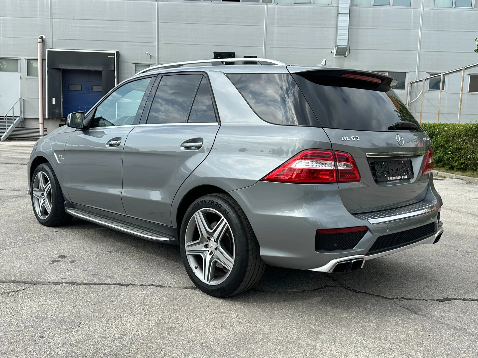 Mercedes-Benz ML 63 AMG 525к.с. Швейцария/Всички Екстри/Перфектен - изображение 3