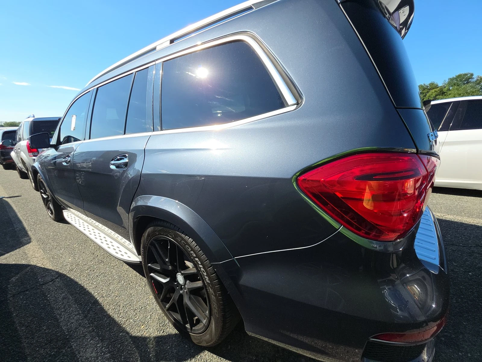Mercedes-Benz GL 550 AMG PACK* HARMAN* МАСАЖ* ОБДУХ* ПАНО* LANE ASSIST* - изображение 4